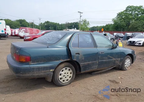 1996 Toyota Camry Dx/Le/Xle z USA, uszkodzony, nr VIN 4T1BG12K4TU724923